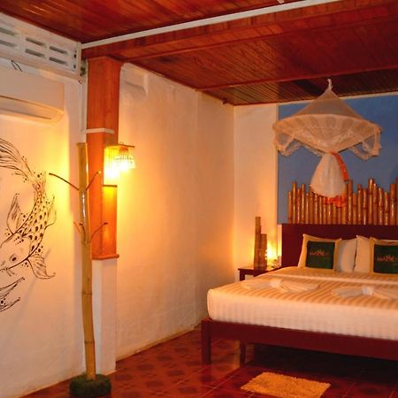 Le Tonle Guesthouse Кратьэх Экстерьер фото